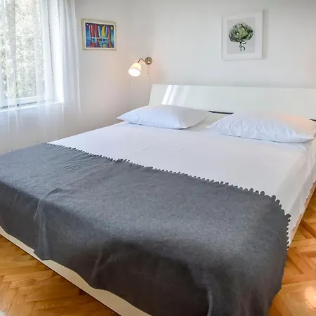 Apartment Mary Ždrelac